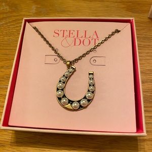 Lucky Horseshoe Pendant with pearls!